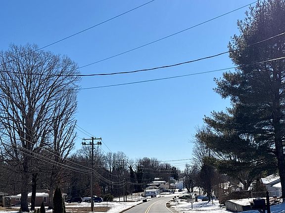 5th image of 370 N Franklin Rd