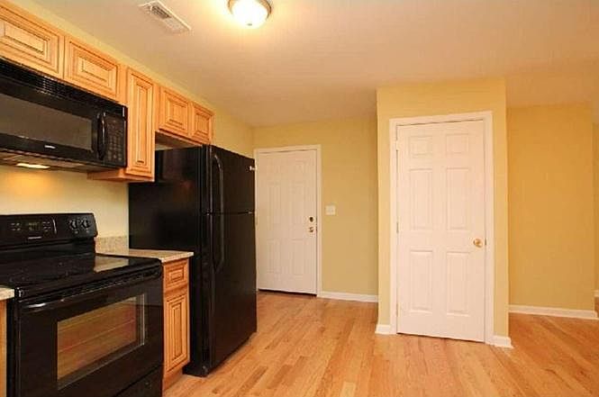 1st image of 2322 N Park Ave #2
