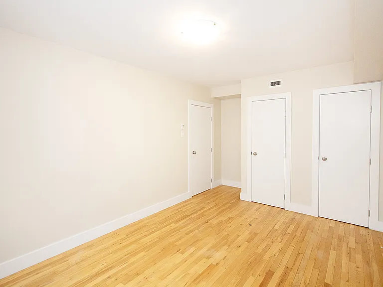 321 Enfield Cres #3 — Photo 15