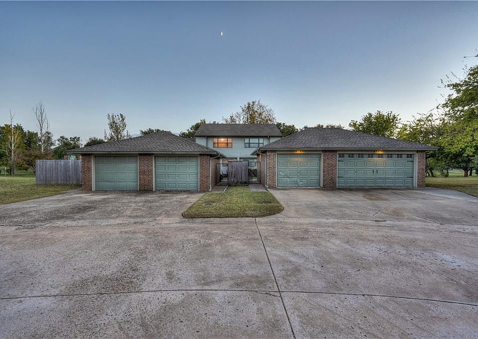 1st image of 512 Greenlea Chase W