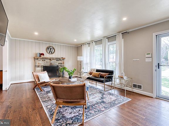 5th image of 7820 Ballston Rd