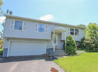 2652 Sand Beach Rd, Auburn, NY 13021