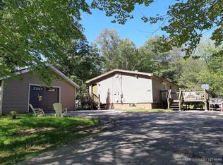 186 Houlton Rd, Baileyville, ME 04694