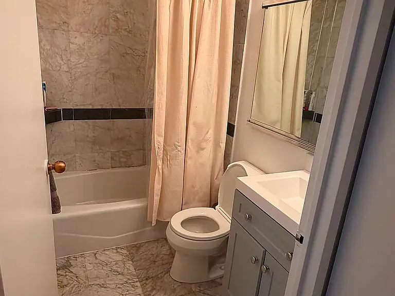 50 Lexington Ave #4A — Photo 4