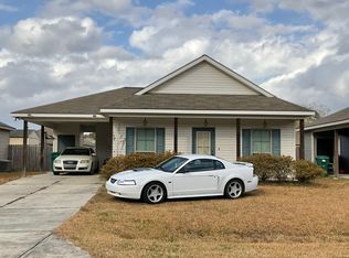 10807 Field Pointe Dr, Denham Springs, LA 70726