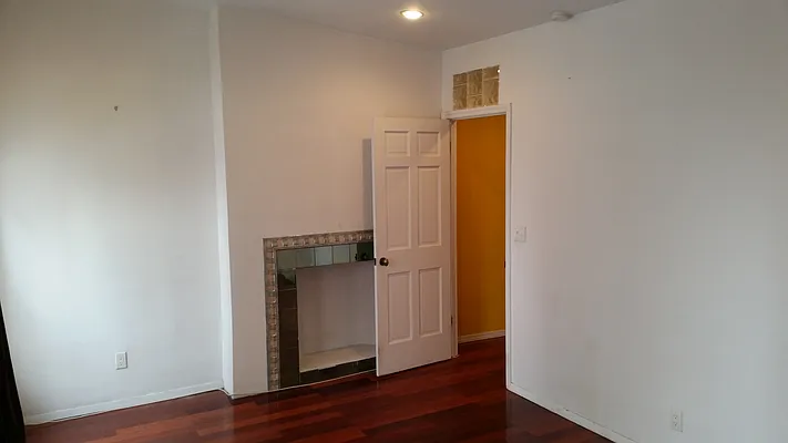 Rented by LONGINES NY LLC | media 7