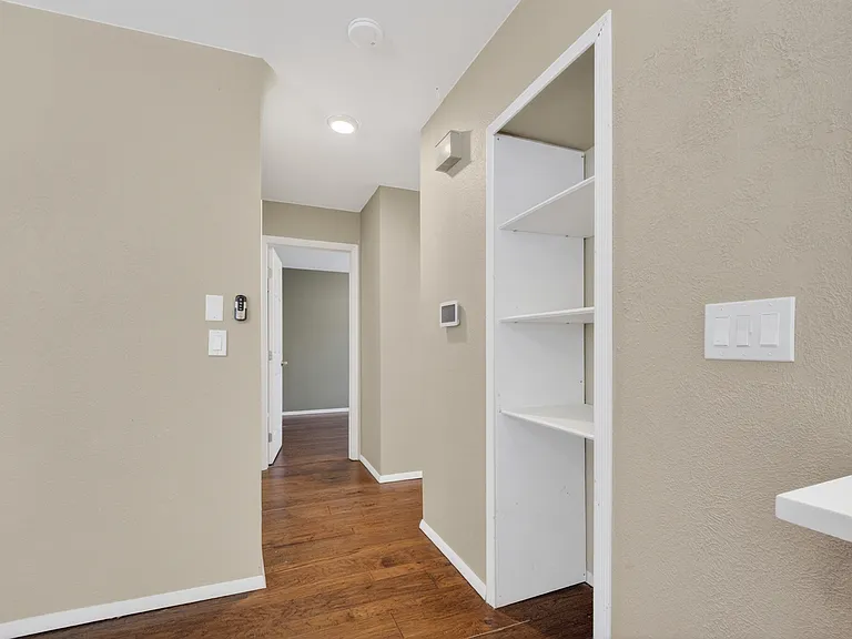 19054 W 61st Pl — Photo 7