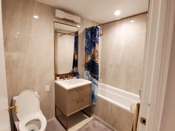 3 Court Square image 2 of 6