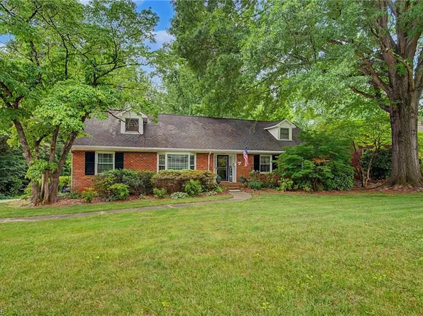 3861 Tangle Ln, Winston Salem, NC 27106