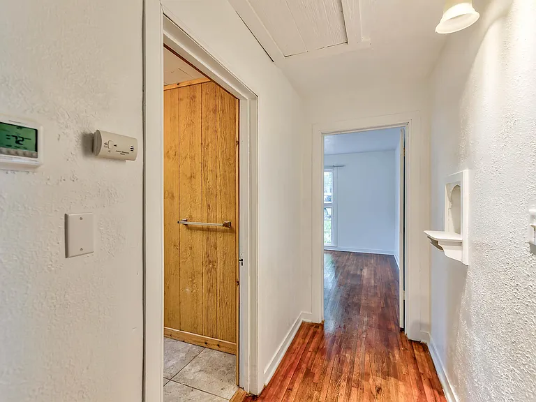 816 Ogden St — Photo 13