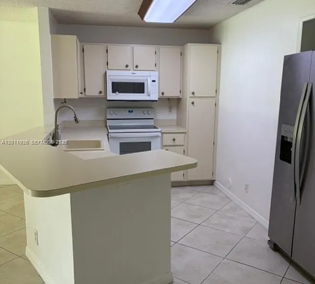 667 Woodgate Ln #B — Photo 6