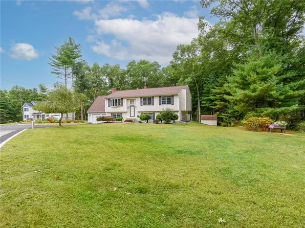 209 E Shore Dr, Coventry, RI 02816