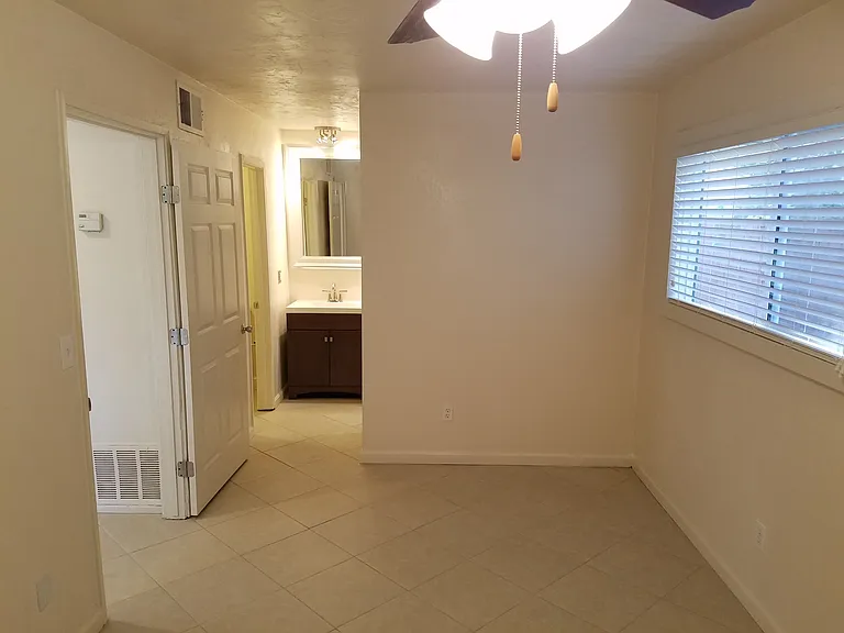 1716 H St #7 — Photo 5
