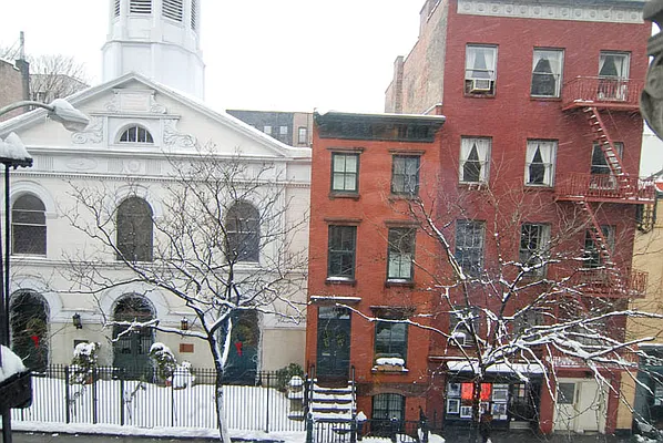 Rented by Compass | media 21