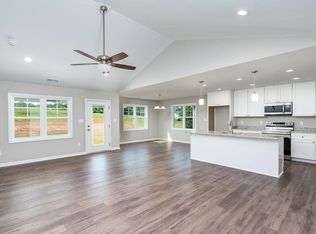 213 Spring Run Ln, Waynesboro, VA 22980