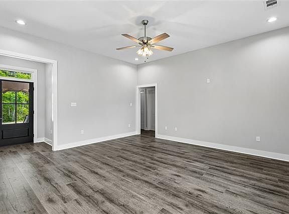 2nd image of 60407 Vermillion Dr