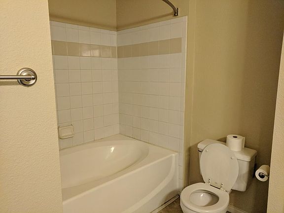 Soaking tub