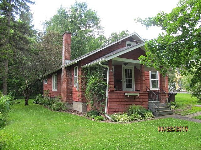 1st image of 28 Waverly St