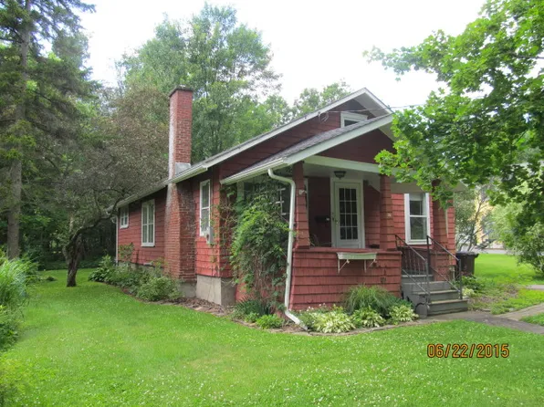 28 Waverly St, Potsdam, NY 13676