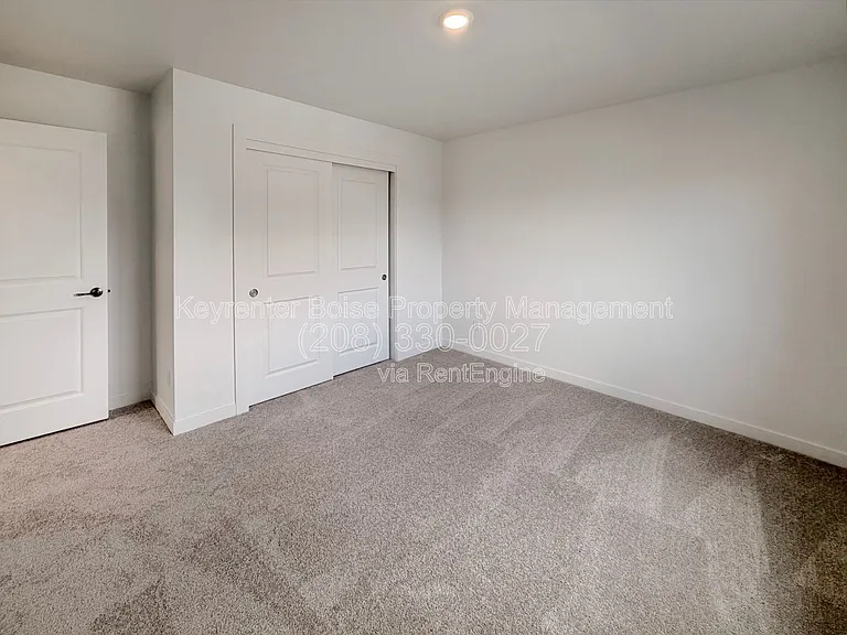 1760 N Big Star Ave — Photo 17