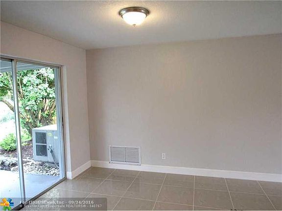 4th image of 5044 SW 94th Ave