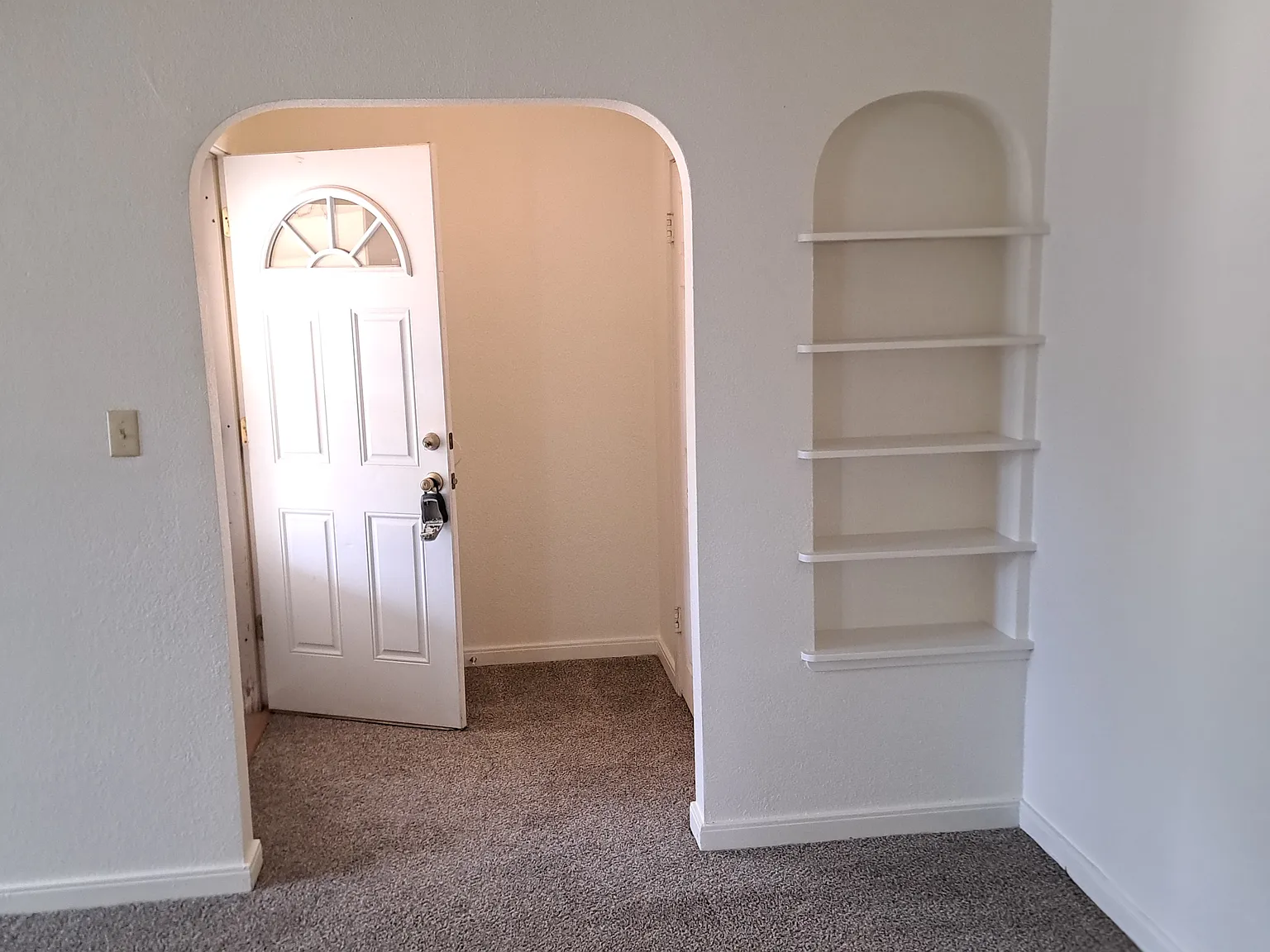 2 bed, 1109 sqft, $875 — Photo 2