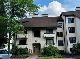 45 Midlake Dr, Lake Harmony, PA 18624