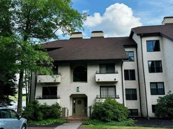 45 Midlake Dr, Lake Harmony, PA 18624