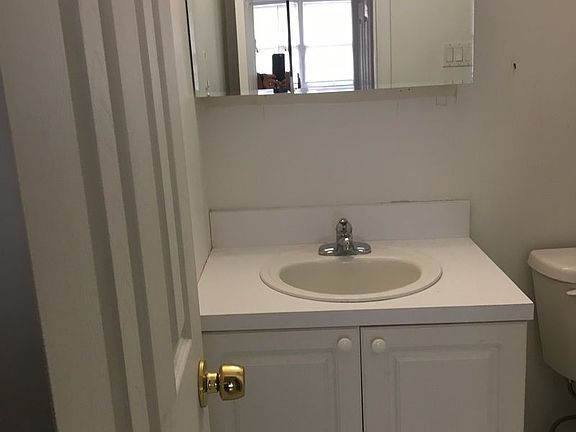 4th image of 41 Barton Ave #2