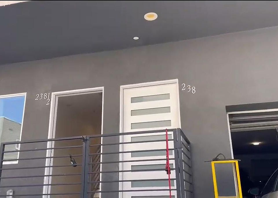 1st image of 238 N Park View St #1/2