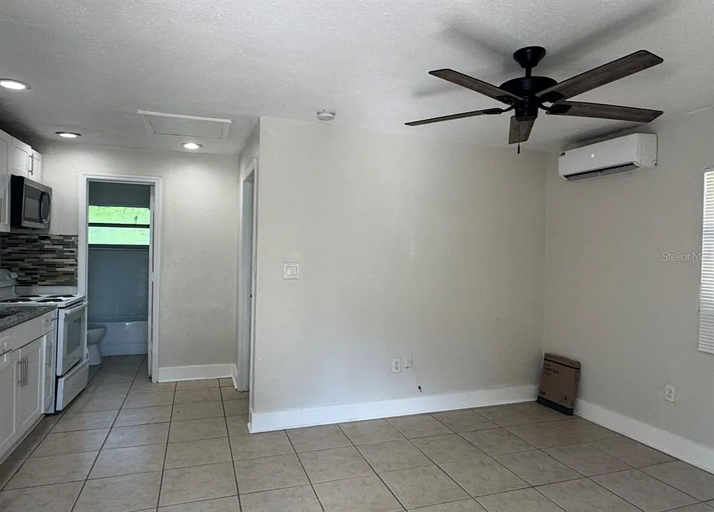1 bed, 1.0 bath, 420 sqft, $1,200 — Photo 2