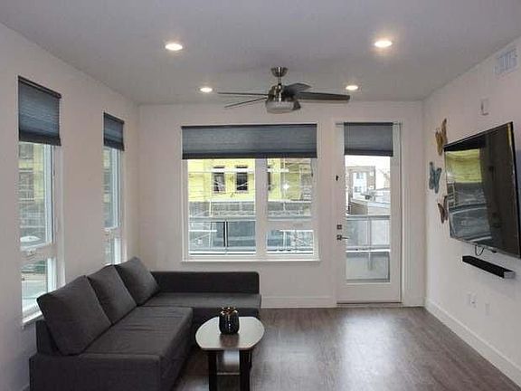 5th image of 202-5951 Sunstone Dr APT 202