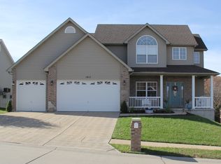 1817 Championship Ln, Festus, MO 63028