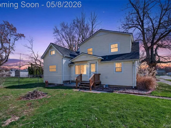 29157 S Wesley Ave, Flat Rock, MI 48134