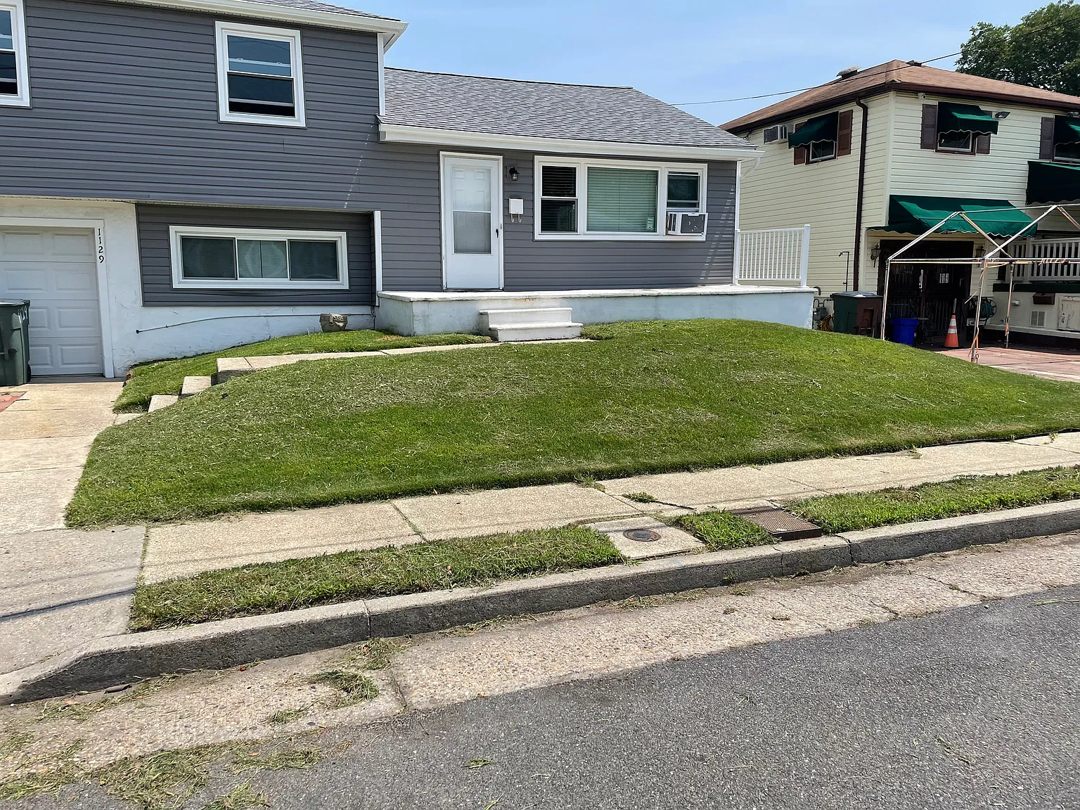 3 bed, 1.5 bath, 2100 sqft, $2,500 — Photo 1