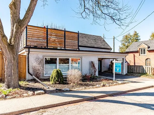 14 Reginald St, Hamilton, ON L8P 3X9