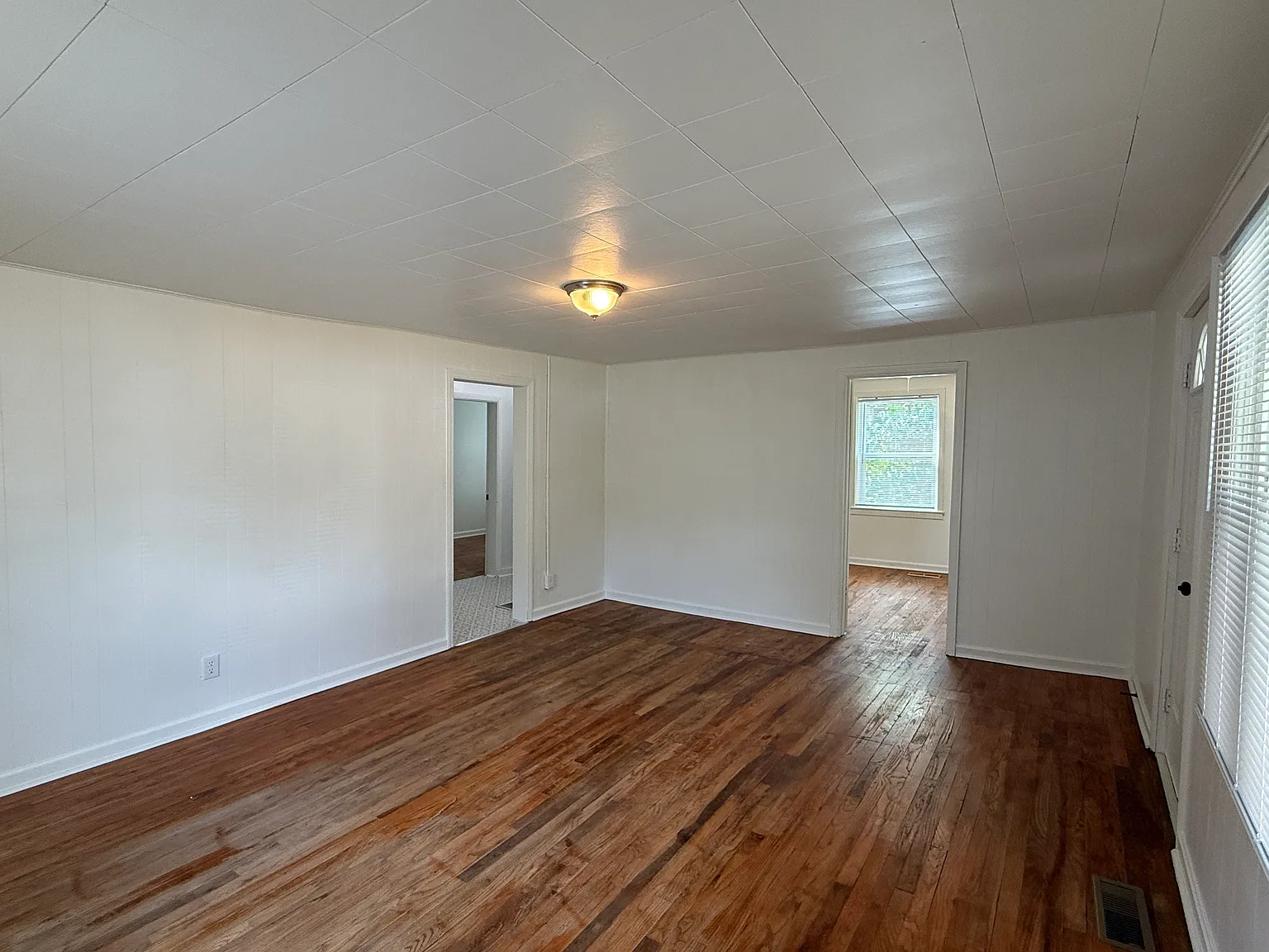 2 bed, 850 sqft, $1,025 — Photo 4
