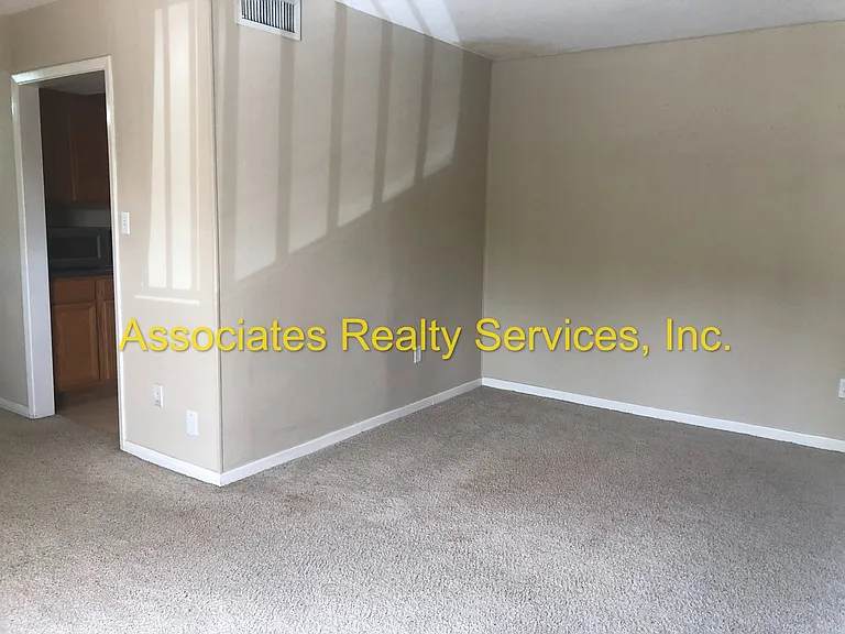 507 NW 39th Rd #212 — Photo 10