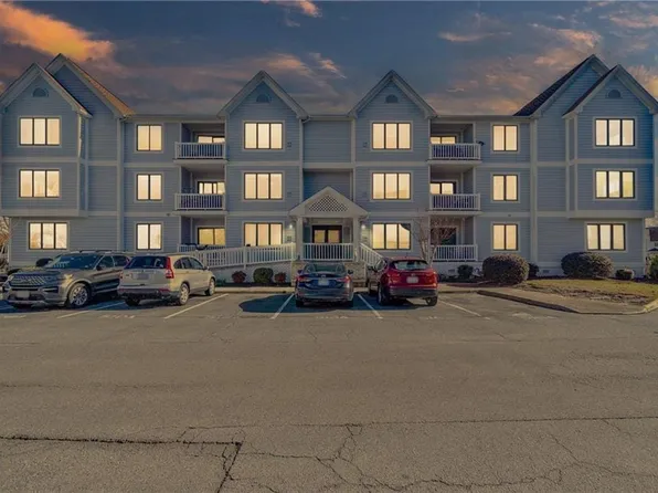 4 Harbor Watch Dr Unit 508, Chesapeake, VA 23320