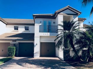 9051 Players St #202, Naples, FL 34113