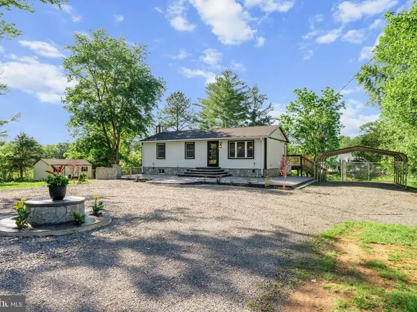 2374 Carriage Ford Rd, Catlett, VA 20119