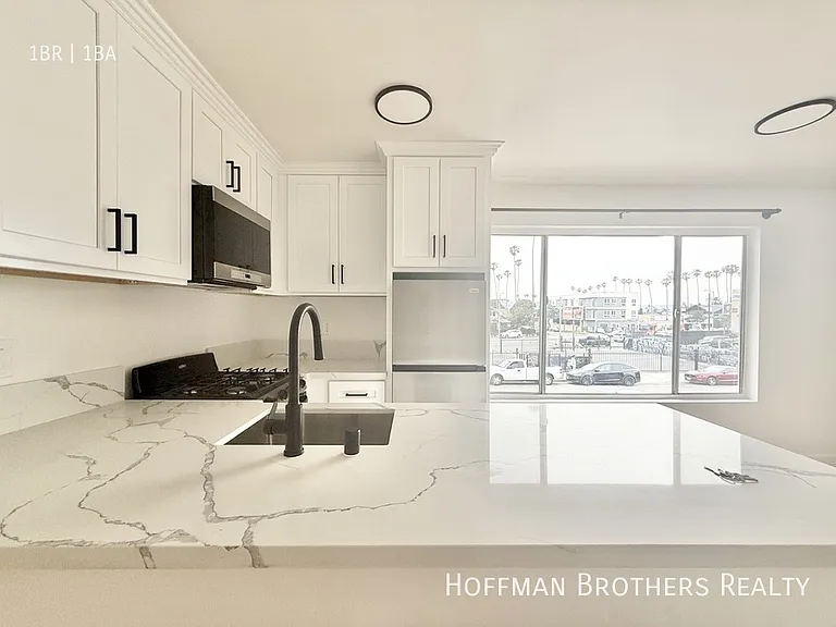 4533 Pickford St #10 — Photo 3