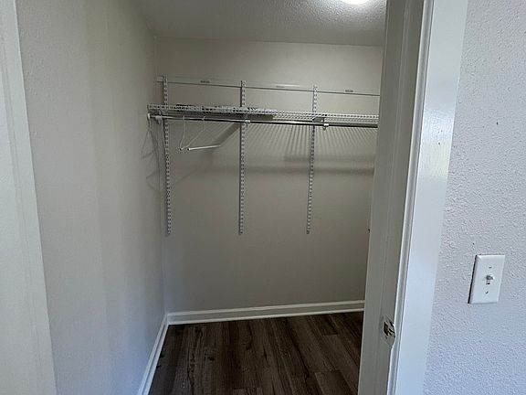 5th image of 2406 Castle Rock Rd