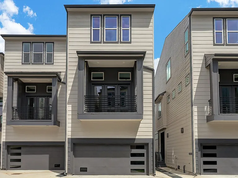 1535 W 24th St #C — Photo 1
