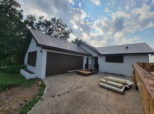 2102 Club House Dr, Lillian, AL 36549