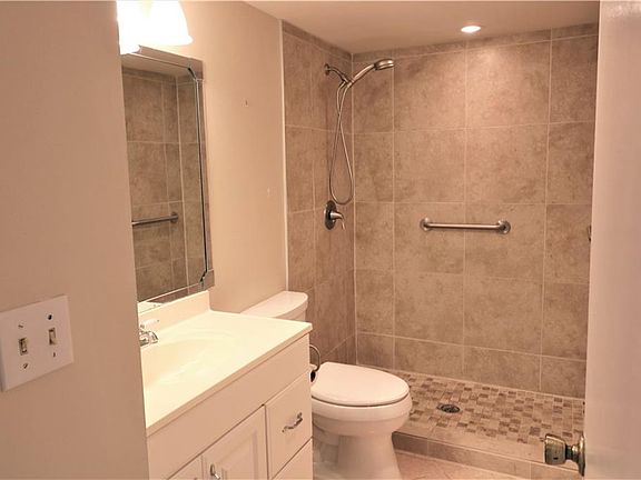 5th image of 301 SW South River Dr APT 104
