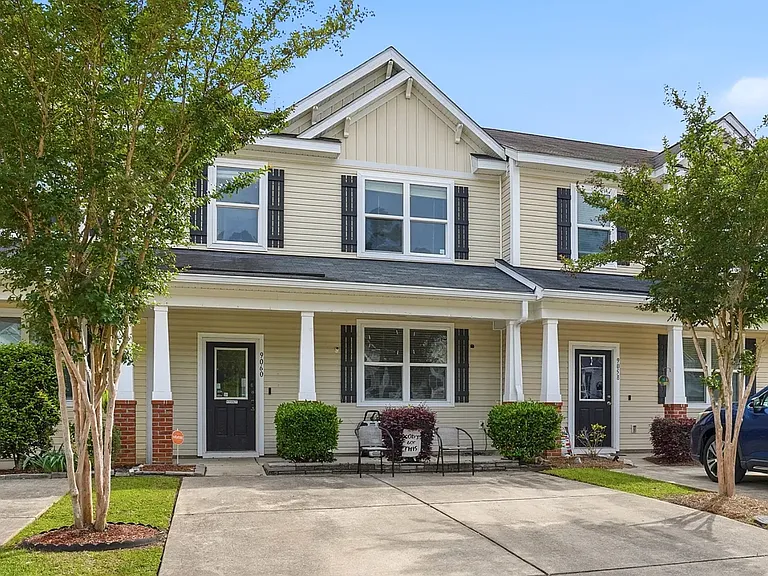 Parlor Dr — Photo 1