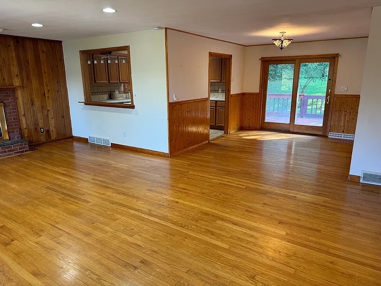 120 Burban Dr — Photo 25