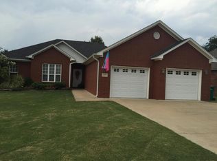 255 Thornwood Ln, Russellville, AR 72802