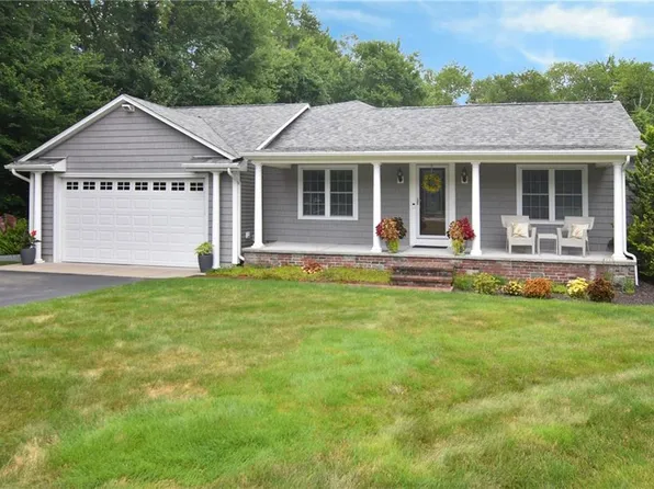 590 Pippin Orchard Rd, Cranston, RI 02921